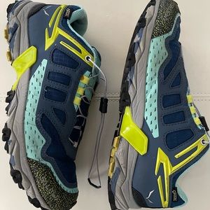 Salewa Womens Trail Running Shoes size 7.5